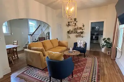 Image de Cozy Cottage on Spring---Centrally Located and 10 mins from downtown Louisville