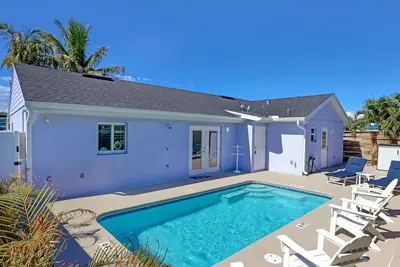 Image de New Beach House w/ Heated Pool & Ev Charger-1 Block to Beach, Walk to Everything