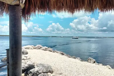 Key Largo Cozy Cottage! \n Paradise Awaits you! Private Beach& Boat Ramp