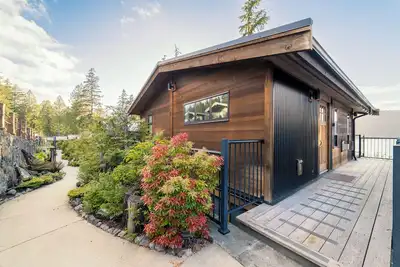 Image de Oceanfront Sleep 7 with amazing views in Port Renfrew