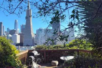 Image de North Beach-Telegraph Hill apartment with view, private garden and deck!