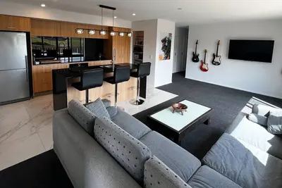 Image de Whiwhi Peak - Modern Holiday Spot