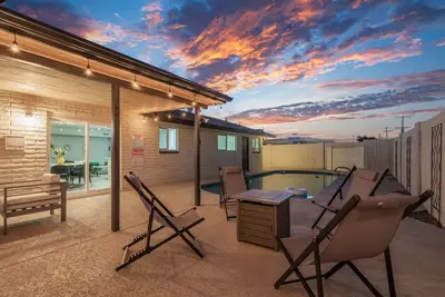 Image de Modern-PrivatePool+PerfectLocation+RelaxFUN+Sunset