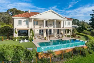Image de The Bay Crest Manor | Views, Pool, Beach