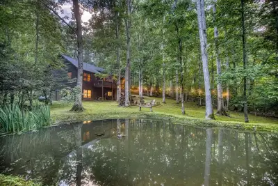 Image de Cozy Bear Retreat - Game room, private, fire pit