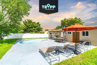 Image de Escape to Private Poolside Bliss