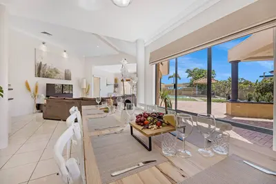 Image de Fun in The Sun: Pool Bliss & Ocean Views
