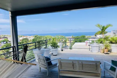 Image de Saint Pierre Centre, grand appartement vaste terrasse avec superbe vue mer