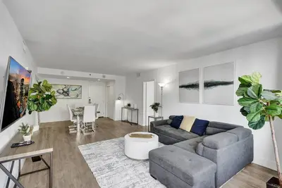 Image de Gorgeous Miami Beach Condo Beach Service 1614