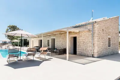 Image de Villa Verdese per Coppie e Famiglie Vicino al Mare Piscina Privata, Veranda, wifi
