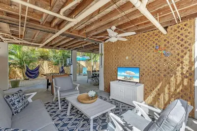 Image de Casa de Playa! Cozy tropical getaway, sleep 8!