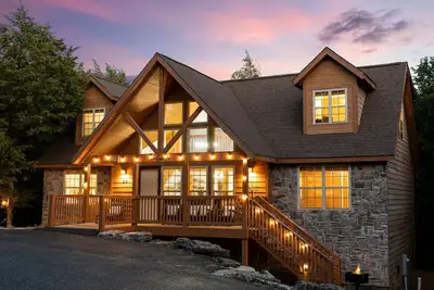 Image de Private Hot Tub & Hammocks. 2 Resort Pools + Golf! Playgrounds & Sports Courts!