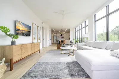 Image de “Marina Gem”: Luxurious condo near the beach