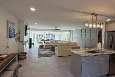 Image de Waterfront renovated 3 bdrm quiet safe area pet friendly restaurants shops near
