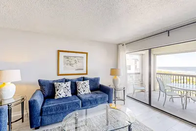 Image de Condo with shared pool, beach access and spectacular Atlantic Ocean views