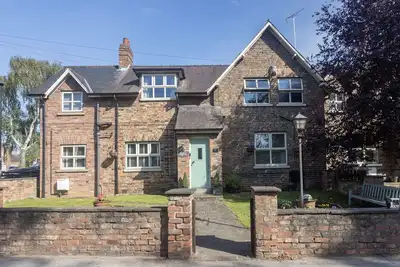Image de A beautiful 19th Century cottage in the historical city of York. \n