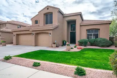 Image de Great 4-Bedroom Home with Pool - Prime location in Desert Ridge - Pet Friendly