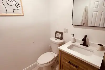 Image de 2 Bedroom Apt close to major hospitals at Morris Park, Bronx - Pet friendly