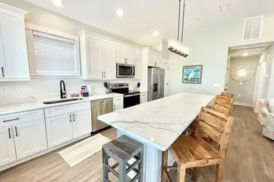 Barefoot Bliss - Single Level Steps to the Beach