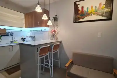 Image de Affordable Condo in Makati w/ Wi-Fi, Netflix, Pool. \n