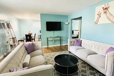 Image de Cozy 2 bedrooms Mins to Dc Dca Us Capitol 3 free parking short walk to metro