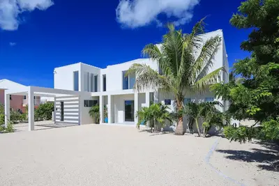 Image de Grace Bay, New 5 Bedroom Villa - Pure Water Villa