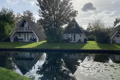 Image de Relaxen aan de Vijver met Heerlijke Whirlpool en Open Haard! Huisdieren Welkom!