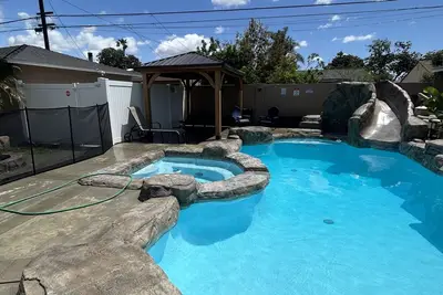 Image de Salt Water Pool w\/slide 3br Near Disneyland
