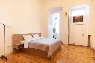 Image de The apartment is located a 5-minute walk from Freedom Square.