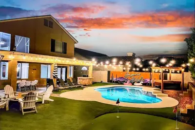 Image de New! Luxurious 5 Bedroom Getaway in Scottsdale! \n