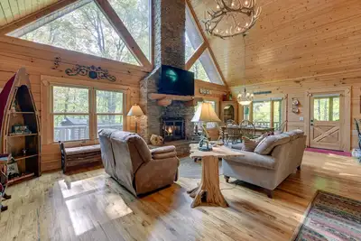 Image de Creekside Maggie Valley Cabin: 2 Mi to Skiing!
