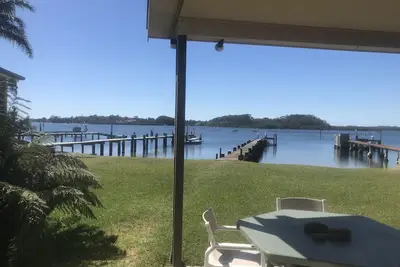 Image de Absolute Waterfront 4 Bedroom  House  Sleeps 10.