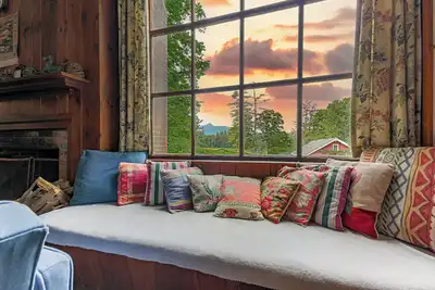 Image de Summer Getaway with Private Lake Access