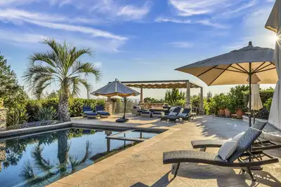 Image de Amarosa Estate sleeps 8 SantaRosa pool firepit spa
