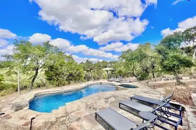 Image de Lone Man Lodge - pool, hot tub, sleeps 14, 6\/3. 5, with incredible views!