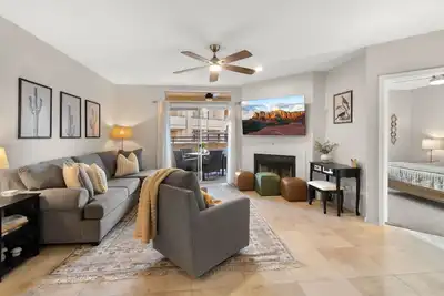 Phoenix Condo - Heated Pool - Kitchen - 2br: Cozy!