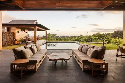 Luxurious 4 Bedroom Retreat, Private Pool, Located in KuKui' Ula Community.