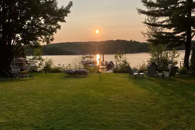 Image de Chalet En Bord De Lac Naviguable