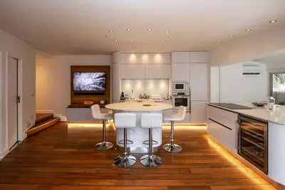 Image de Welcome aboard! Luxury apartment 2 steps from the amazing St Jean beach.