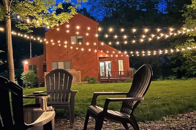 Image de Getaway in the woods, steps from quaint towns