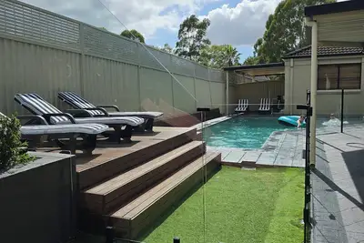 Image de Spacious 5 bedroom home with a pool, perfect for family getaways.