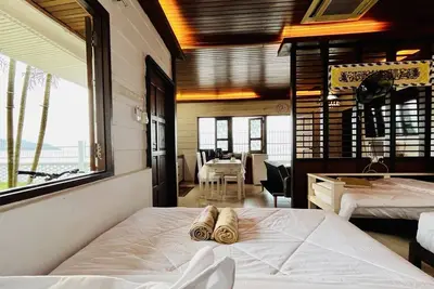 Image de Beach-Front Mini Chalet - Private Beach Access, Ktv, Seaview Pool, Bbq