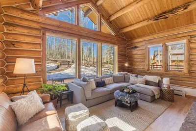 Image de Modern Log Cabin Nestled in the Aspens, Dog Friendly & Private!