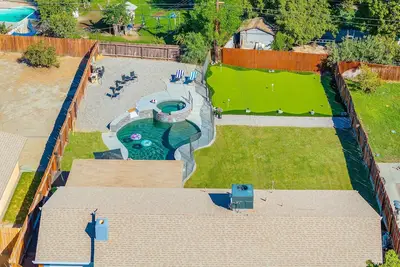 Image de Sunset Serenity - Pool, Spa, Xl Putting Green