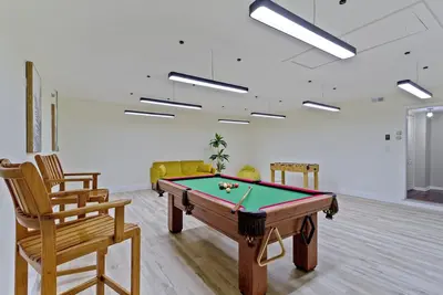 Image de Dwntown Westfield Gem: Sleeps 17 with 6-Car Parking