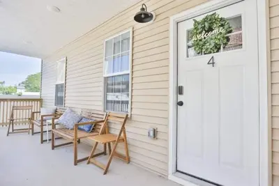 Image de Newly remodeled 2 bdr apt, 1. 5 block to the beach