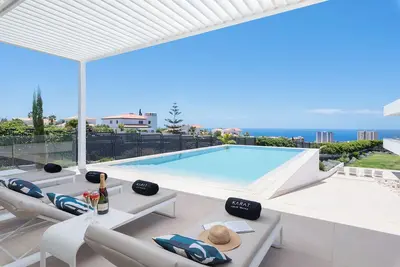 Image de Maison de vacances \"Karat Splendida\" avec vue sur la mer, piscine privée et Wi-Fi