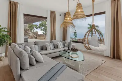 Image de Villa de vacances 'Karat Uchova' avec vue sur la mer, piscine privée et Wi-Fi