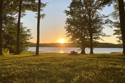Image de Oakleaf Lake Retreat *Serene with Private Hot Tub*
