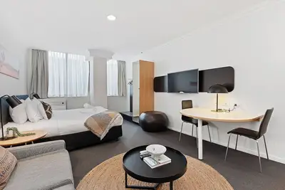 Image de Central City Living: Murray Street Studio